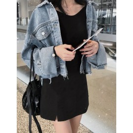 女性向けのライトウォッシュデニム...