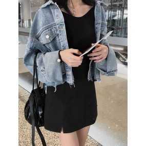 女性向けのライトウォッシュデニムジャケット - ショートスタイル、シングルブレスト、長袖、ダメージ加工の裾と袖口、春、夏、秋のストリートファッション、ストリートスタイルの服 | ルーズフィットジャケット | デニム生地